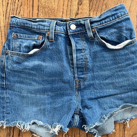 Levi’s 501 shorts, cutoffs - Picture 5 of 5